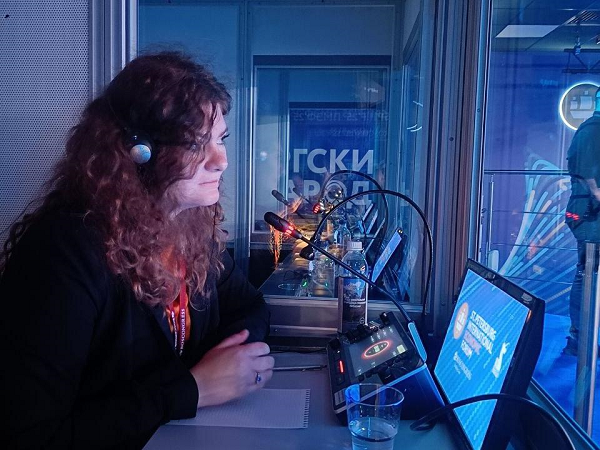 Преподаватели Высшей школы перевода — переводчики на ПМЭФ-2025